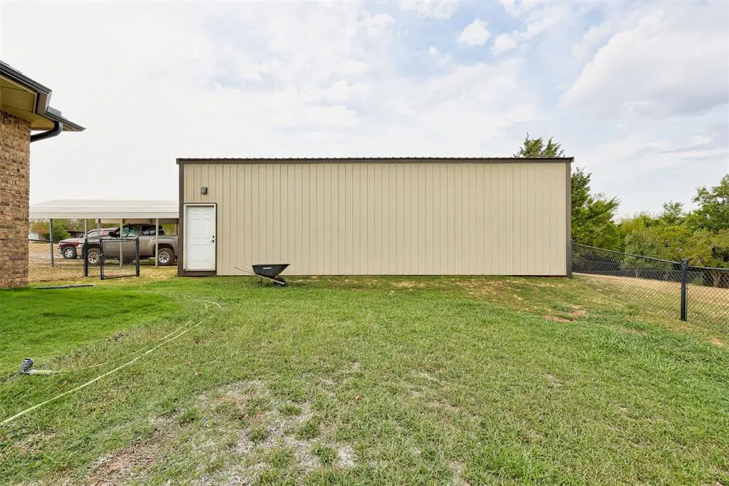 Photo 34 — 1942 County Road 1212, Tuttle, OK 73089