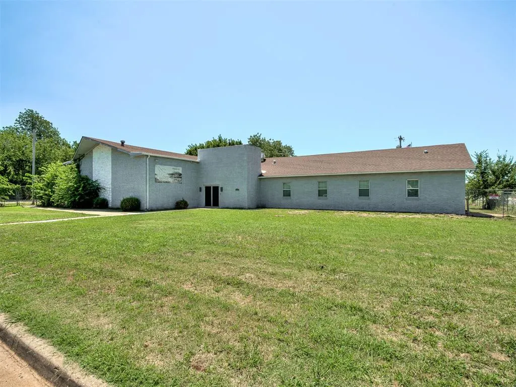 Photo 2 — 700 SE Binkley Street, Oklahoma City, OK 73129