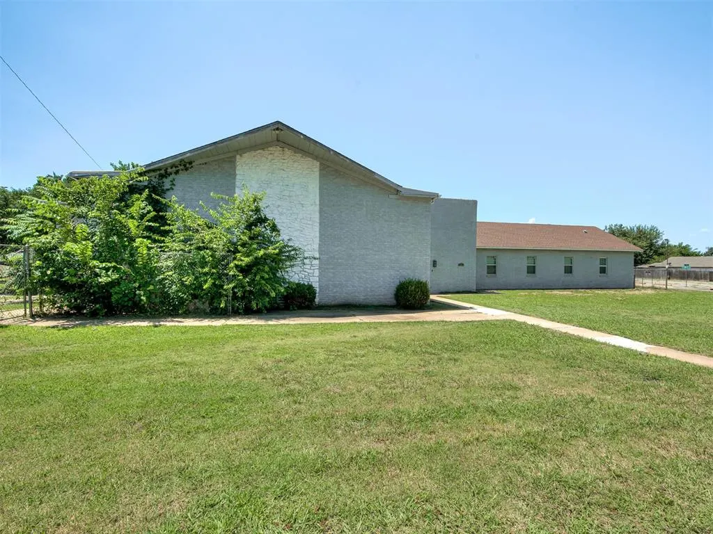 Photo 4 — 700 SE Binkley Street, Oklahoma City, OK 73129