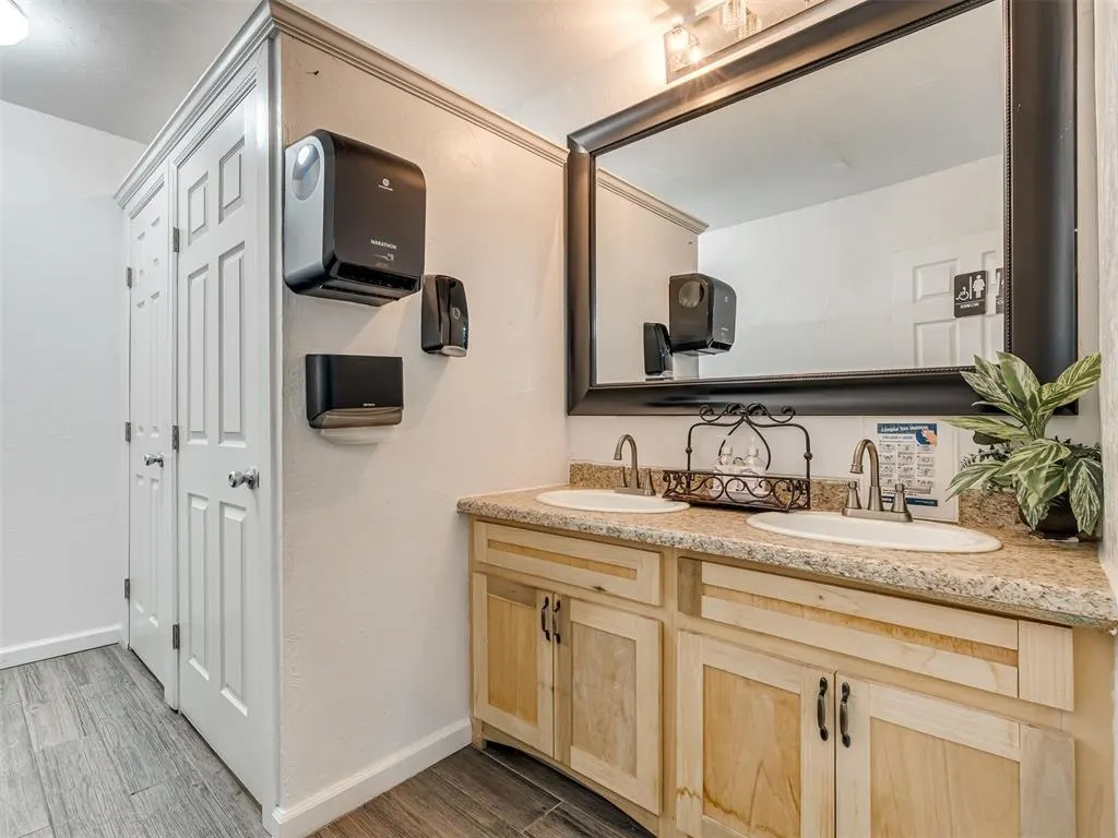 Photo 16 — 700 SE Binkley Street, Oklahoma City, OK 73129