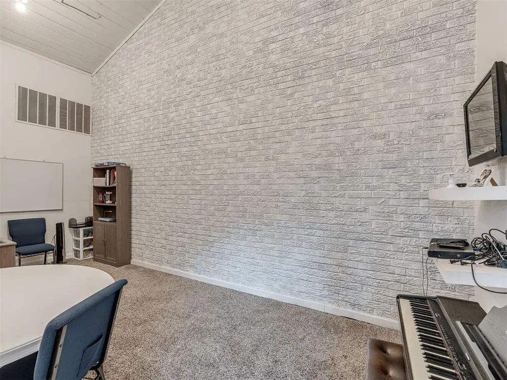 Photo 18 — 700 SE Binkley Street, Oklahoma City, OK 73129