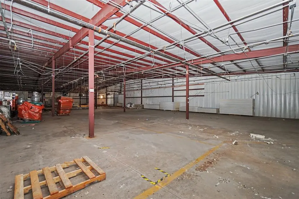 Photo 12 — 709 S Veterans Drive, Altus, OK 73521