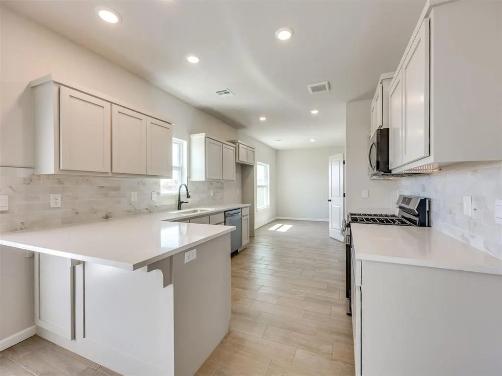 Photo 7 — 4108 Lynford Lane, Norman, OK 73026