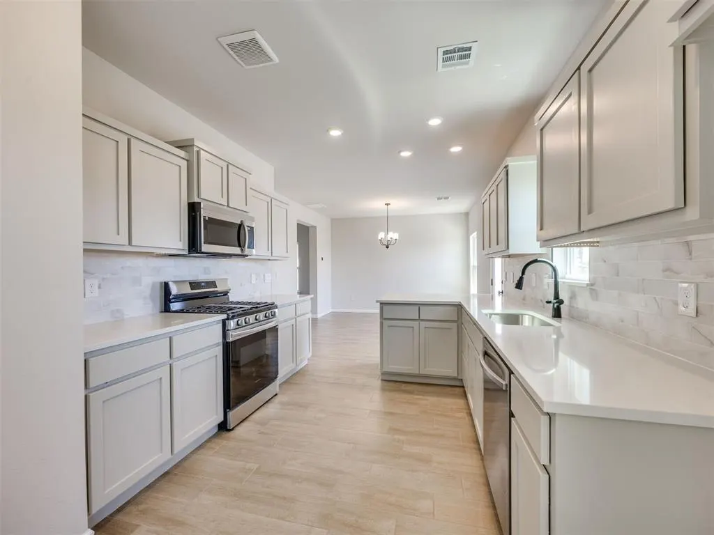 Photo 8 — 4108 Lynford Lane, Norman, OK 73026