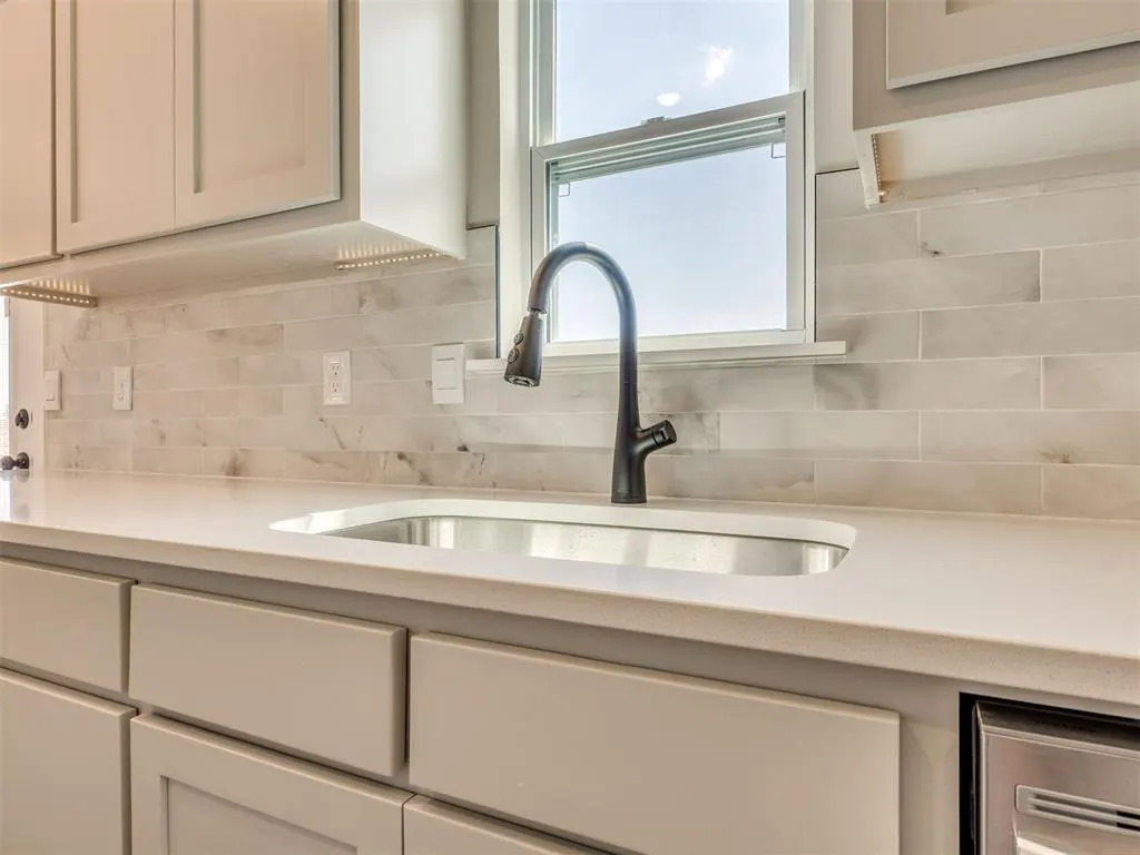 Photo 9 — 4108 Lynford Lane, Norman, OK 73026