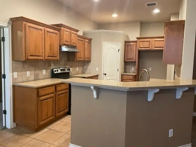 Photo 8 — 401 Durkee Road, Yukon, OK 73099