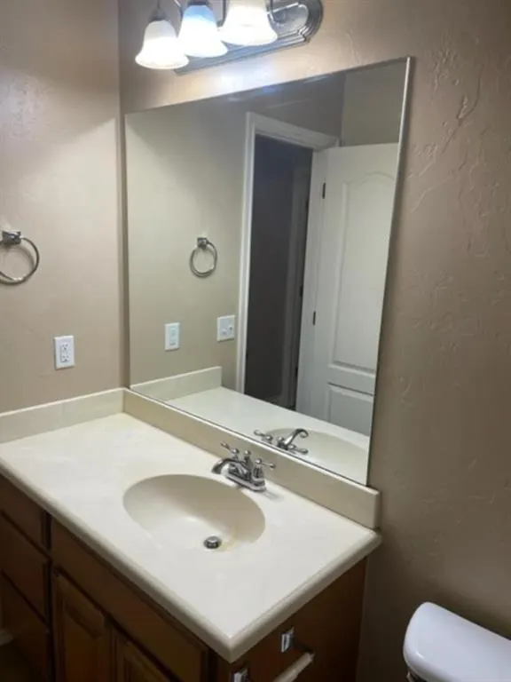 Photo 17 — 401 Durkee Road, Yukon, OK 73099