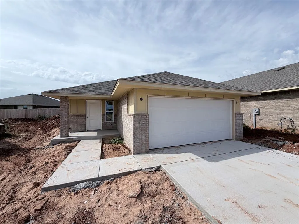 Front exterior — 2904 NW 196th Place, Edmond, OK 73012