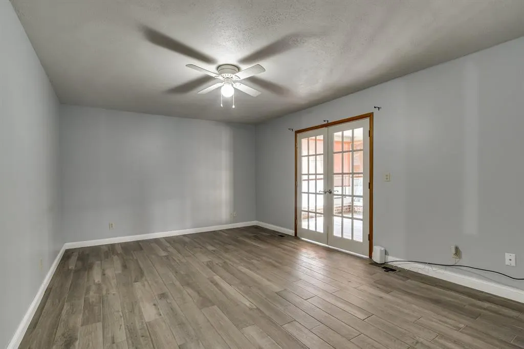 Photo 6 — 1301 Queensboro Place, Yukon, OK 73099