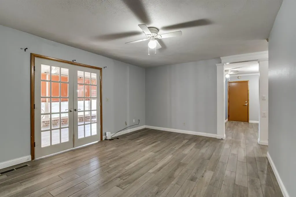 Photo 7 — 1301 Queensboro Place, Yukon, OK 73099