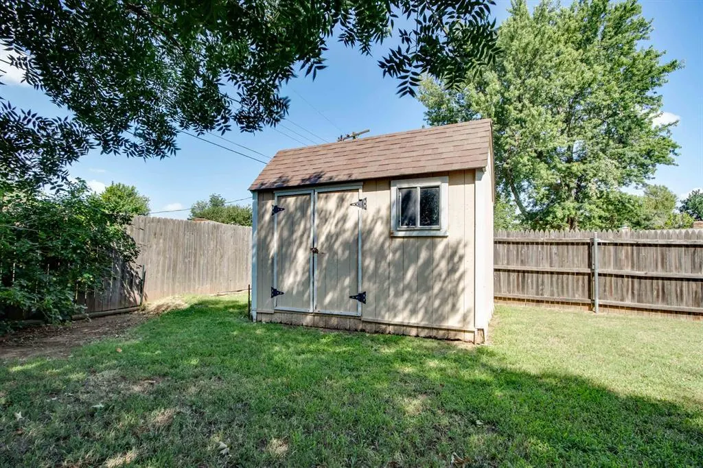 Photo 37 — 1301 Queensboro Place, Yukon, OK 73099