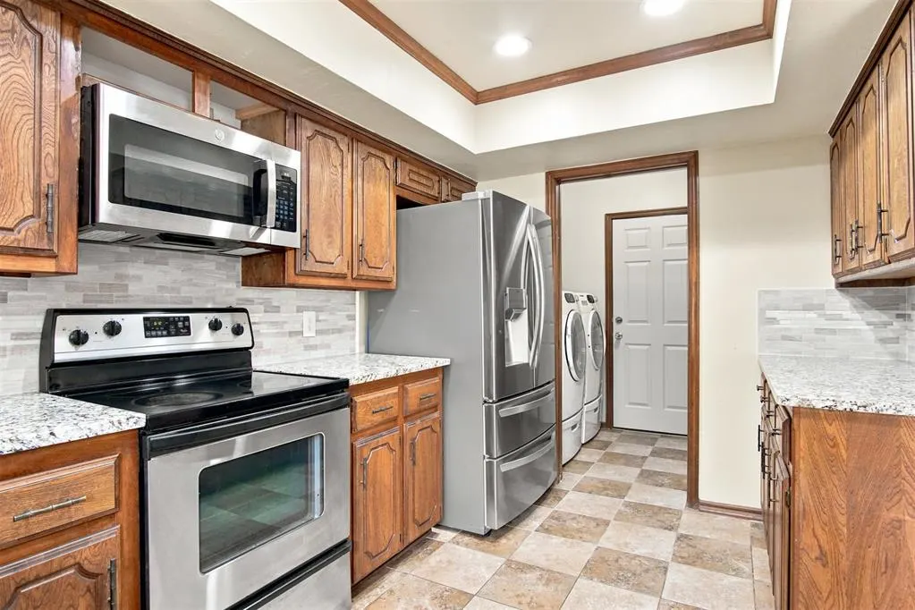 Photo 9 — 2412 Apple Way, Edmond, OK 73013