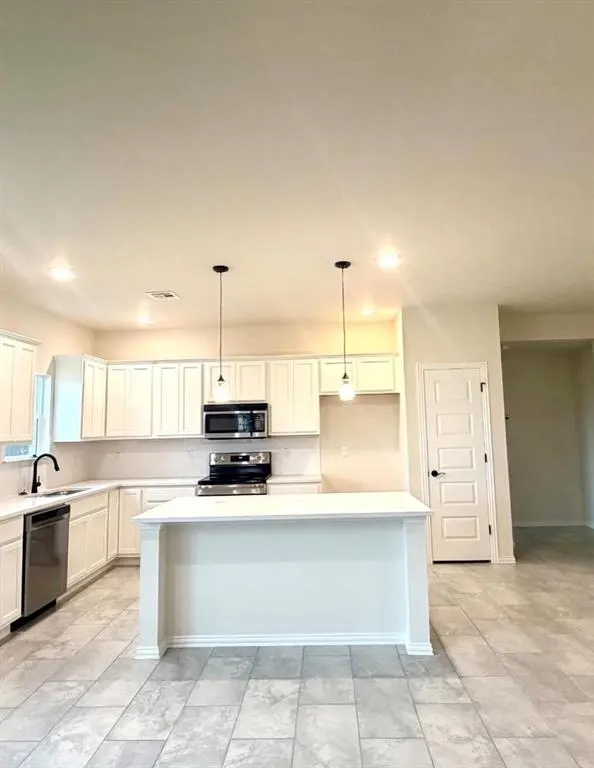 Photo 2 — 514 Brentain Lane, Madill, OK 73446