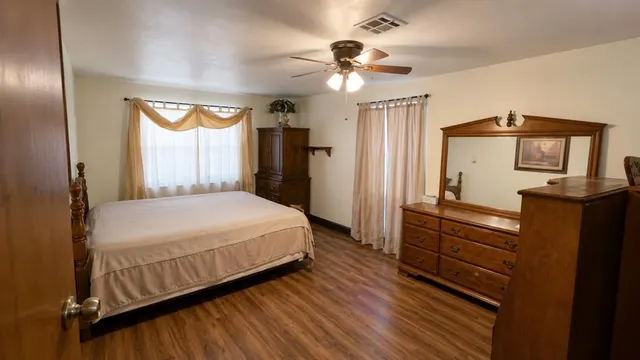 Photo 6 — 615 W 1st Street, Edmond, OK 73003