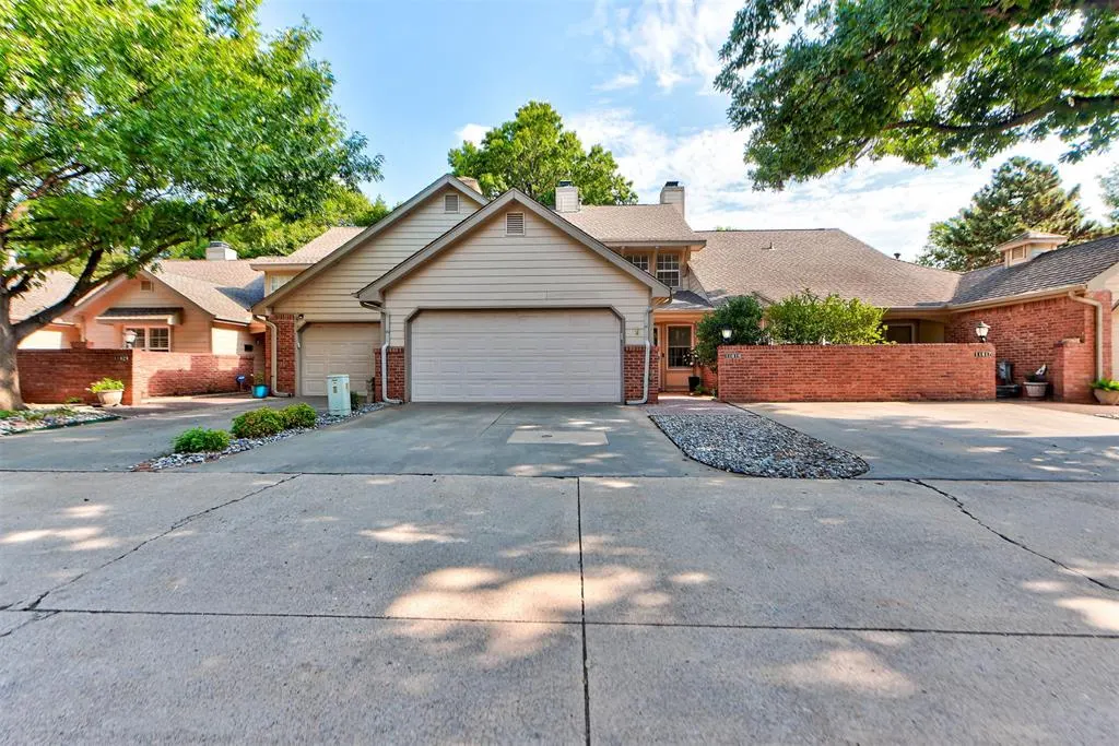 Photo 3 — 11819 Red Oak Way, Oklahoma City, OK 73162