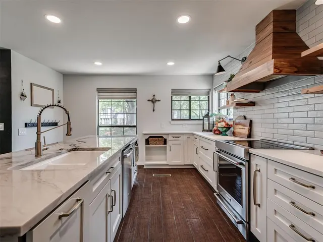 Photo 7 — 800 Rock Hollow Road, Edmond, OK 73034