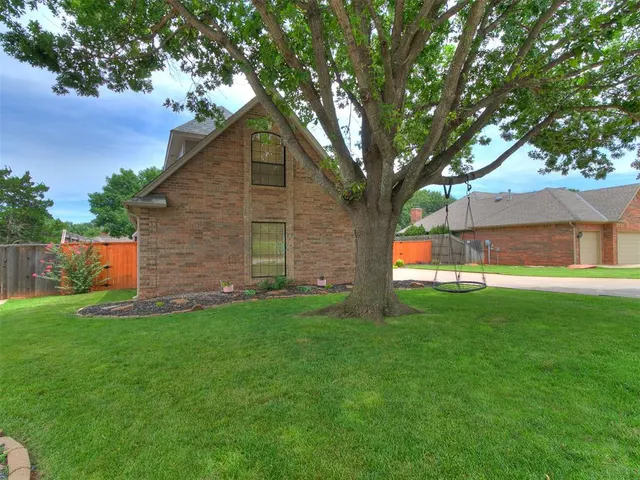 Photo 6 — 13520 Red Cedar Drive, Oklahoma City, OK 73131