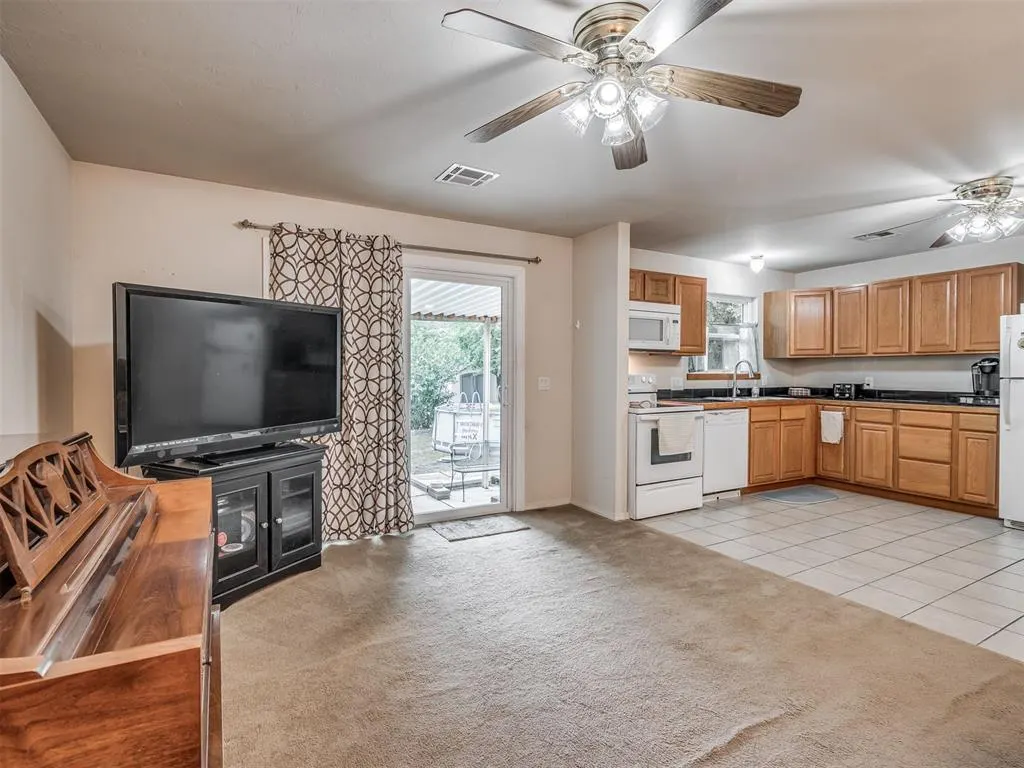 Photo 7 — 223 W 5th Street, Edmond, OK 73003