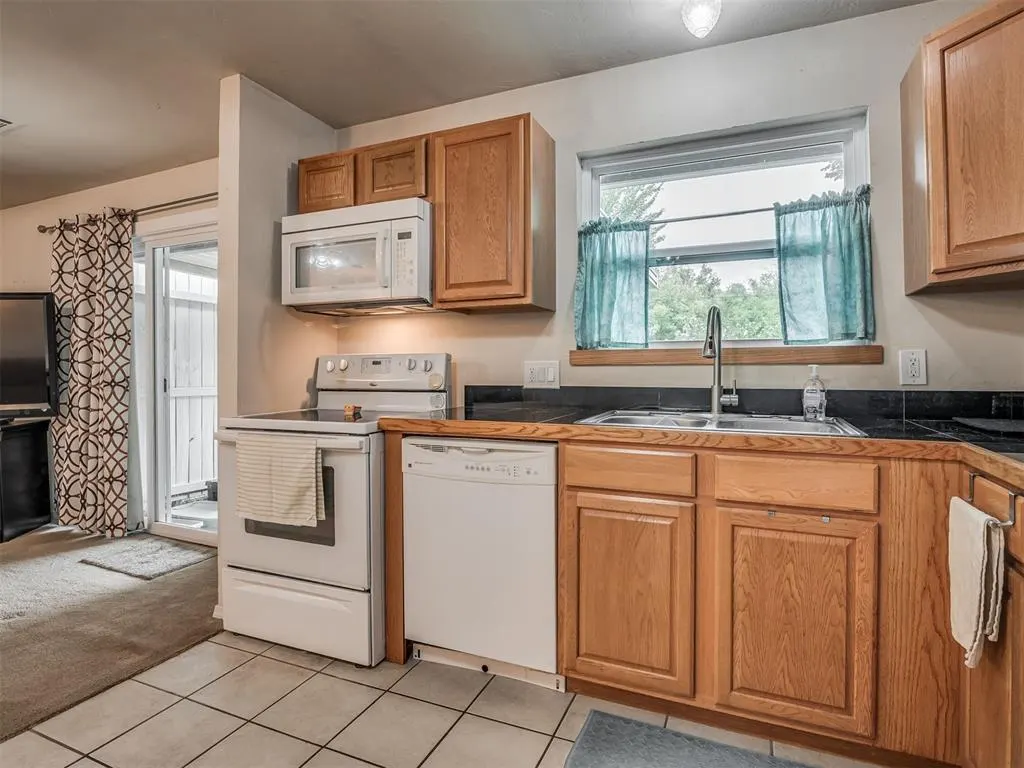 Photo 16 — 223 W 5th Street, Edmond, OK 73003