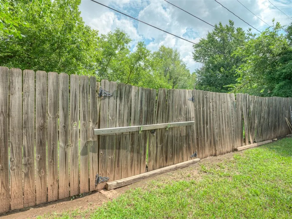 Photo 34 — 223 W 5th Street, Edmond, OK 73003