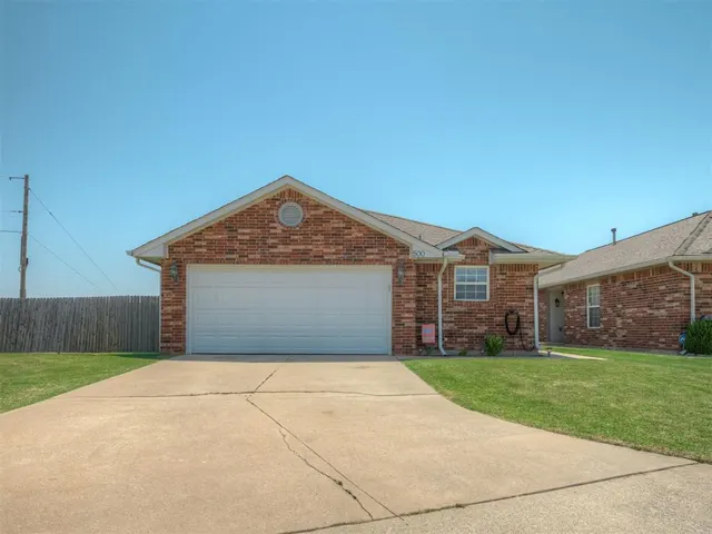 Photo 2 — 500 SW 38th Terrace, Oklahoma City, OK 73160