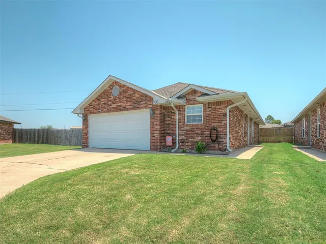 Photo 3 — 500 SW 38th Terrace, Oklahoma City, OK 73160