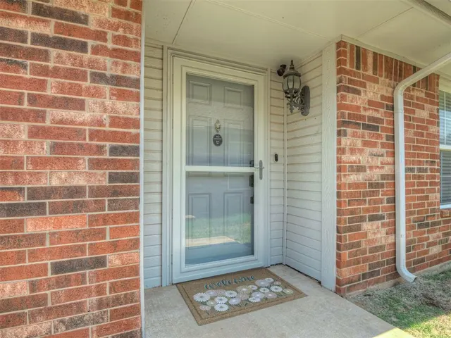 Photo 5 — 500 SW 38th Terrace, Oklahoma City, OK 73160