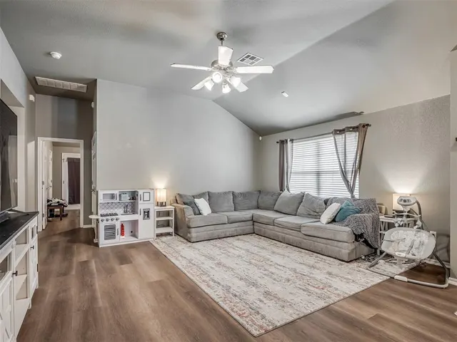 Photo 7 — 500 SW 38th Terrace, Oklahoma City, OK 73160