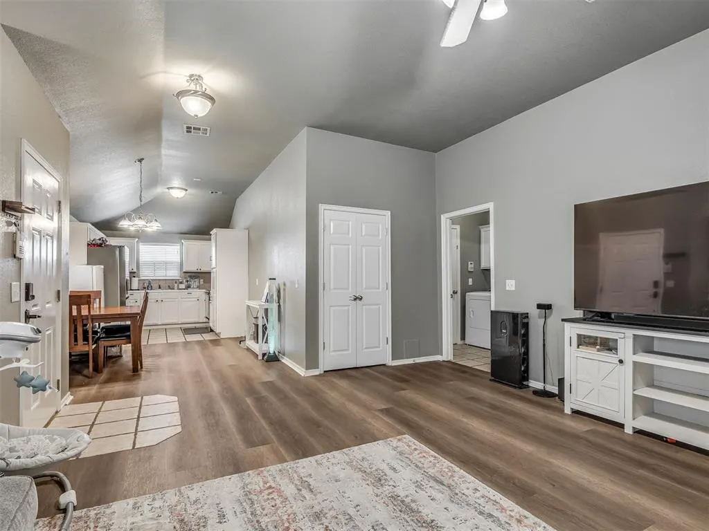 Photo 9 — 500 SW 38th Terrace, Oklahoma City, OK 73160