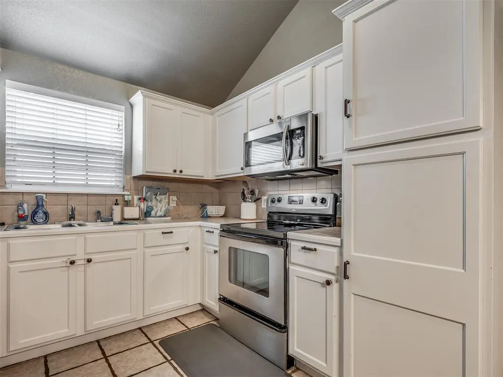 Photo 14 — 500 SW 38th Terrace, Oklahoma City, OK 73160