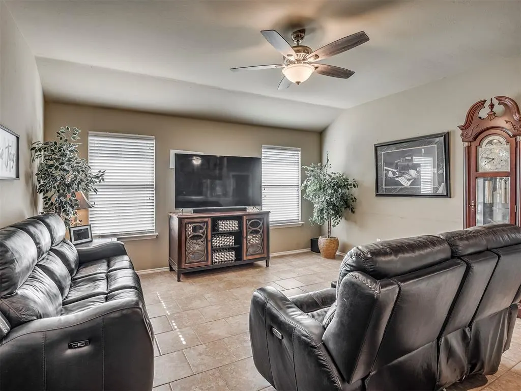 Photo 5 — 9624 Kylie Drive, Oklahoma City, OK 73160