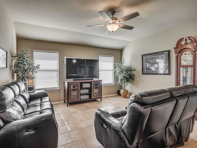 Photo 5 — 9624 Kylie Drive, Oklahoma City, OK 73160