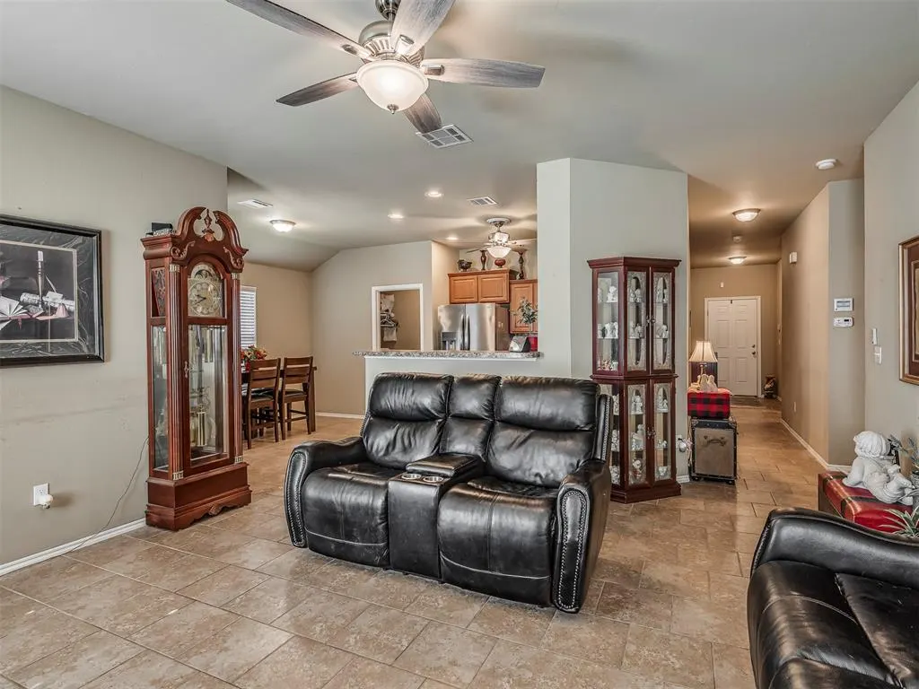 Photo 6 — 9624 Kylie Drive, Oklahoma City, OK 73160