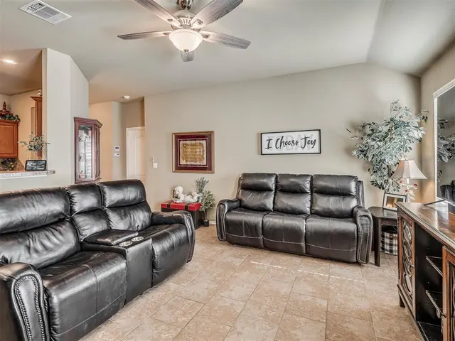 Photo 7 — 9624 Kylie Drive, Oklahoma City, OK 73160