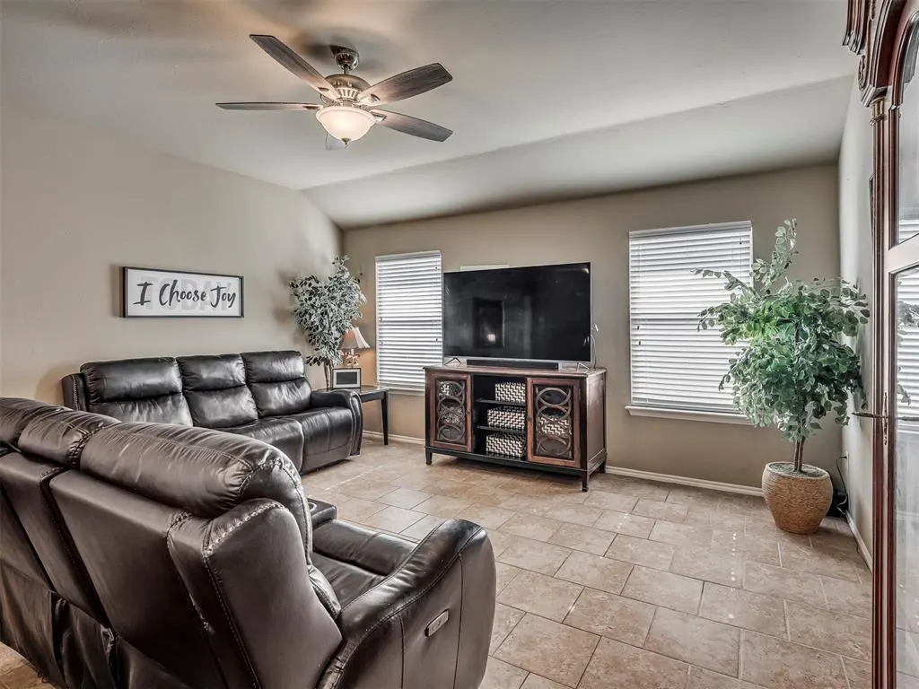 Photo 8 — 9624 Kylie Drive, Oklahoma City, OK 73160