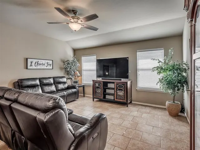 Photo 8 — 9624 Kylie Drive, Oklahoma City, OK 73160