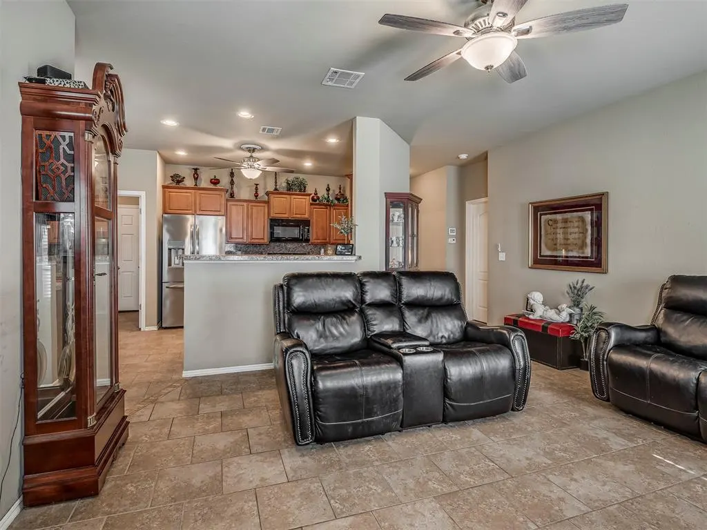 Photo 9 — 9624 Kylie Drive, Oklahoma City, OK 73160