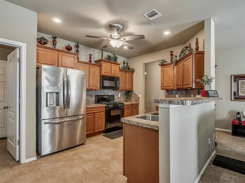 Photo 10 — 9624 Kylie Drive, Oklahoma City, OK 73160