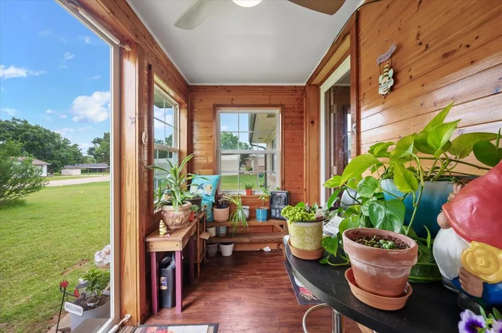 Photo 4 — 1411 14th Street, Maysville, OK 73057