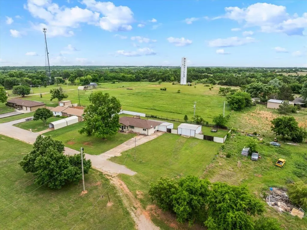 Photo 11 — 1411 14th Street, Maysville, OK 73057