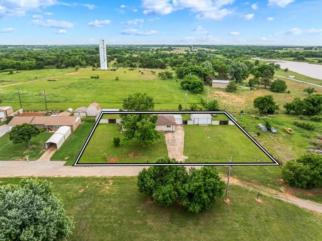 Photo 12 — 1411 14th Street, Maysville, OK 73057