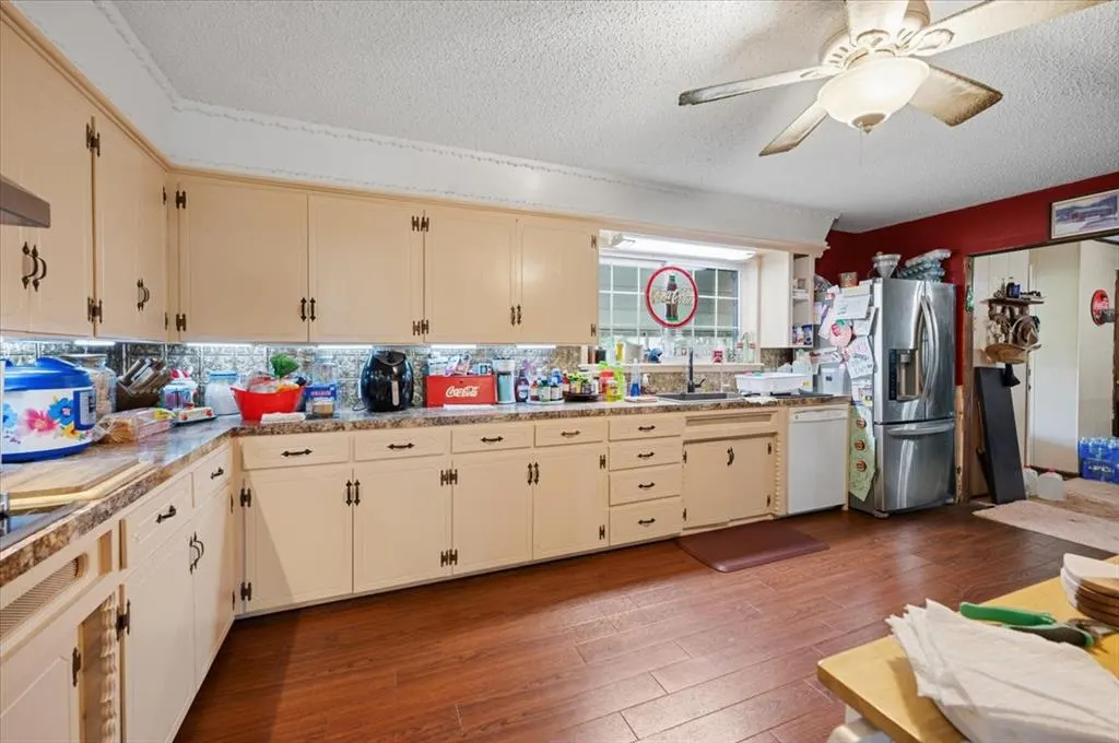 Photo 28 — 1411 14th Street, Maysville, OK 73057