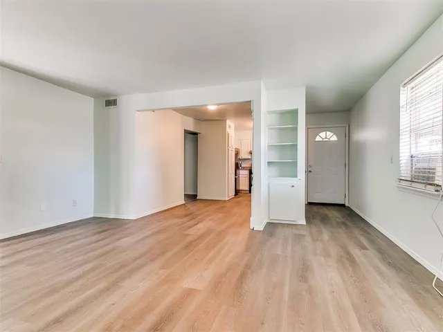 Photo 3 — 6704 N Meridian Avenue e, Oklahoma City, OK 73116