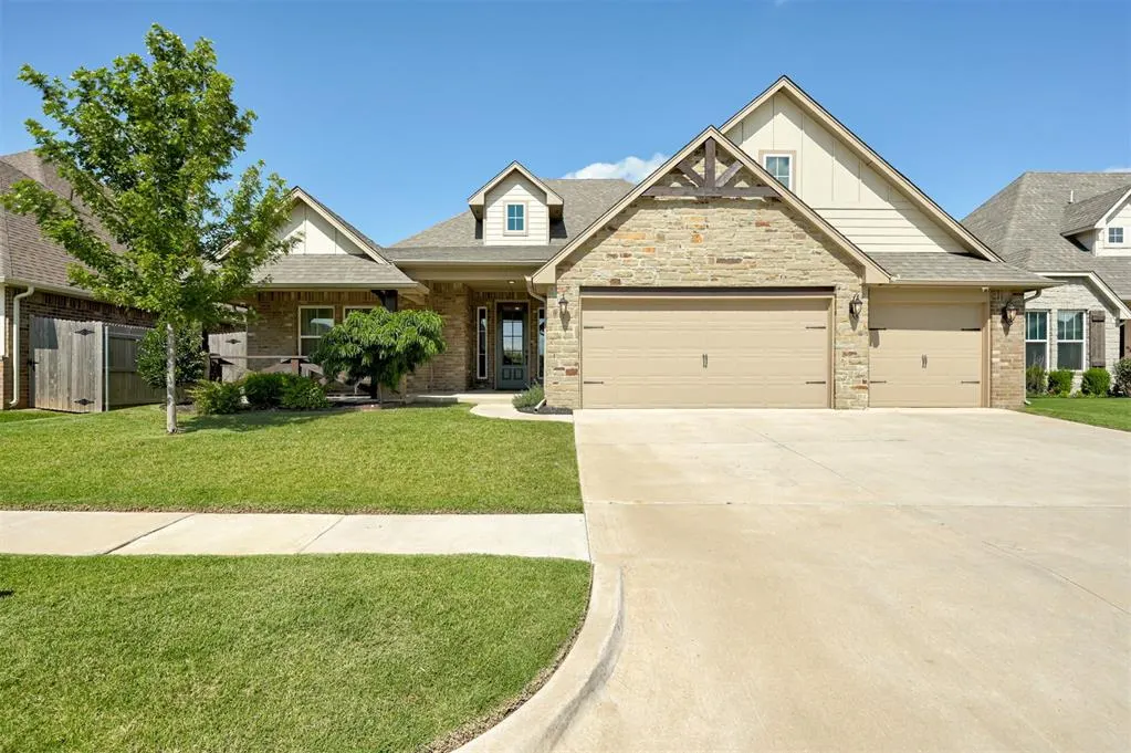 Front exterior — 409 Tralee Lane, Yukon, OK 73099