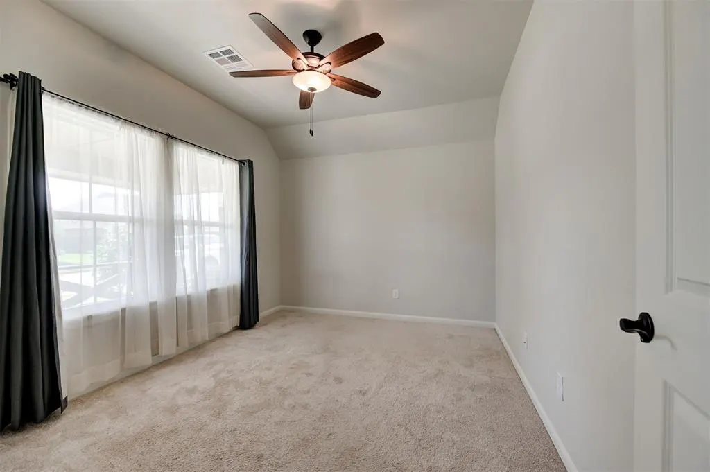 Photo 42 — 409 Tralee Lane, Yukon, OK 73099