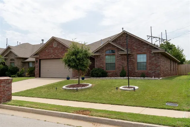 Photo 2 — 8009 Hillers Road, Oklahoma City, OK 73132