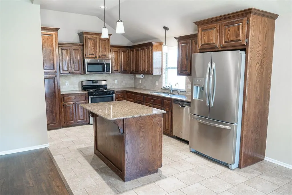 Photo 10 — 8009 Hillers Road, Oklahoma City, OK 73132