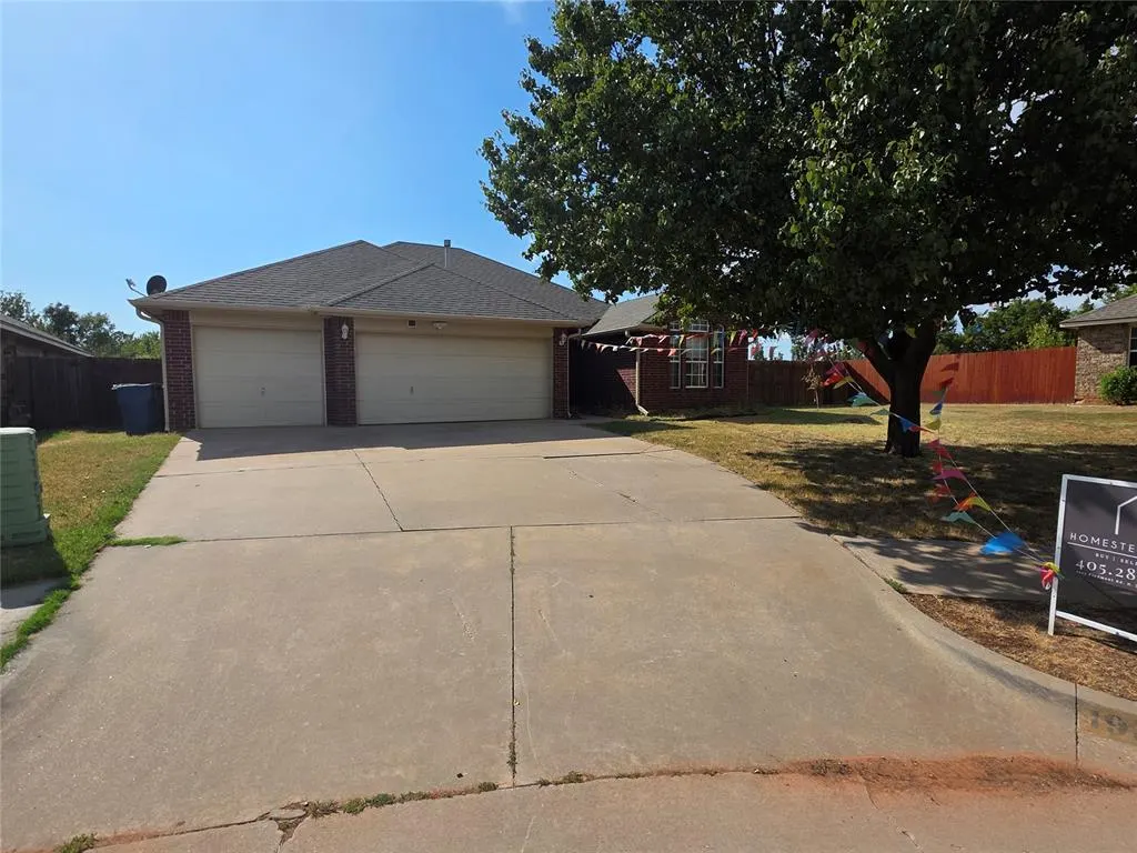Photo 2 — 1909 Bradford Way, Edmond, OK 73003