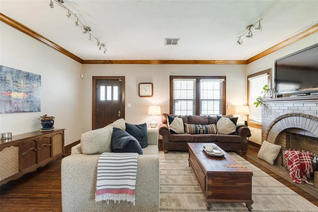 Photo 6 — 2409 NW 19th Street, Oklahoma City, OK 73107