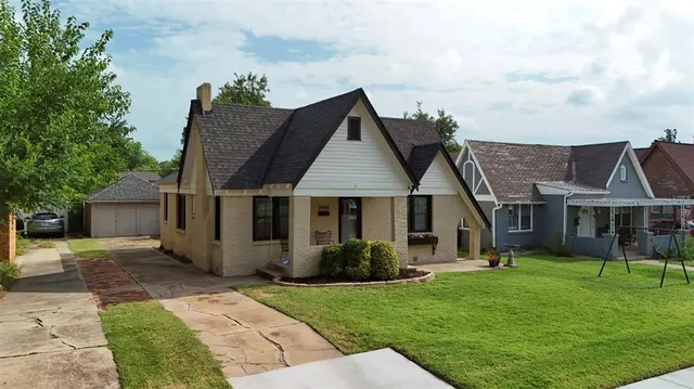 Photo 3 — 2409 NW 19th Street, Oklahoma City, OK 73107